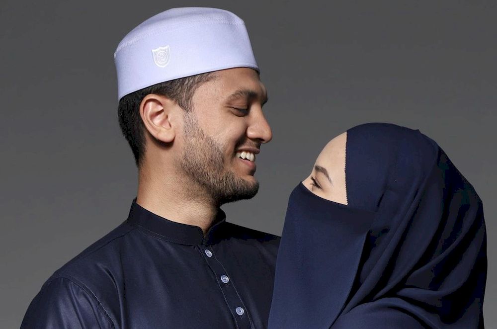 Neelofa and her husband are making headlines for all the wrong reasons once again, this time for allegedly crossing state borders to buy carpets. u00e2u20acu201d Picture from Instagram/neelofa