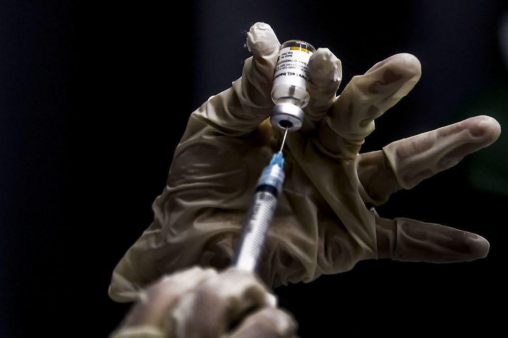 A general view of the Coronavac Covid-19 vaccine at Dewan Seri Siantan in Selayang June 28, 2021. u00e2u20acu2022 Picture by Hari Anggara.