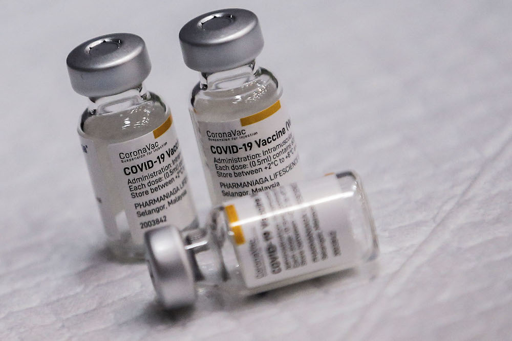 A general view of the Coronavac Covid-19 vaccine at Dewan Seri Siantan in Selayang June 28, 2021. u00e2u20acu2022 Picture by Hari Anggara.