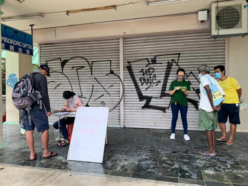 DJKL's first Kaunter Rakyat on Covid-19 vaccine registration. — Picture courtesy of Dapur Jalanan Kuala Lumpur.