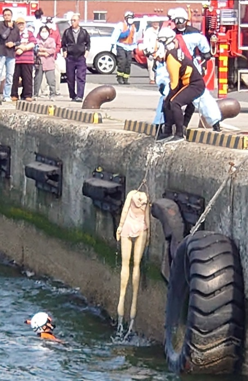 Rescuers were summoned to rescue a sex doll that was thrown into the sea at Hachinohe, Japan. u00e2u20acu201d Photo via Twitter/ @VoW_wheeeeeeeee