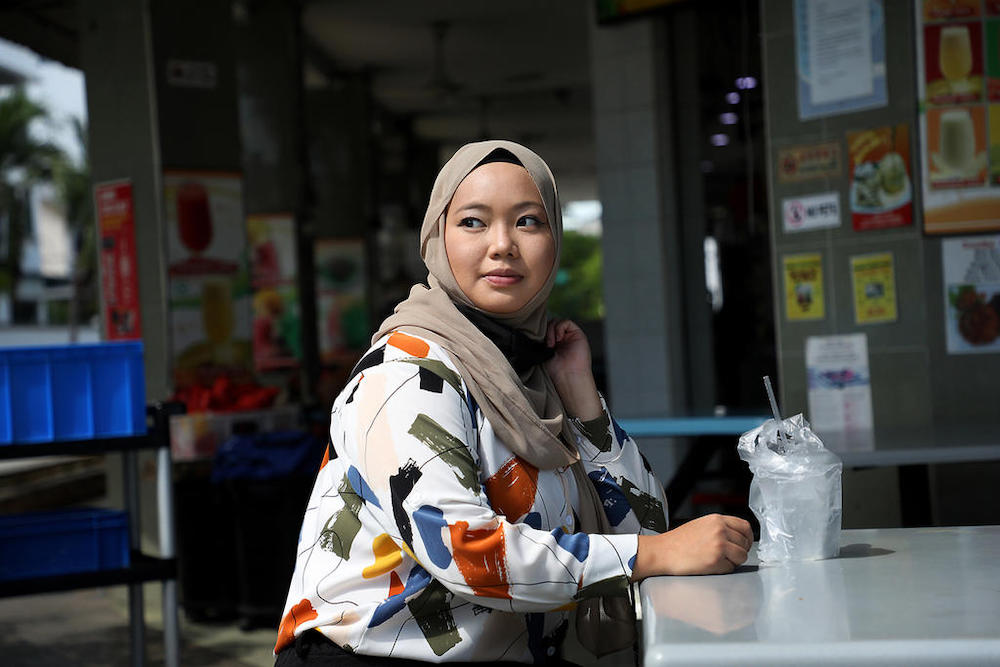 Ms Lili Muslihah, who graduated from the Royal Central School of Speech and Drama at the University of London with a degree in theatre practice in December 2019, took up a gig as a food delivery rider during the two-month circuit breaker period, which beg