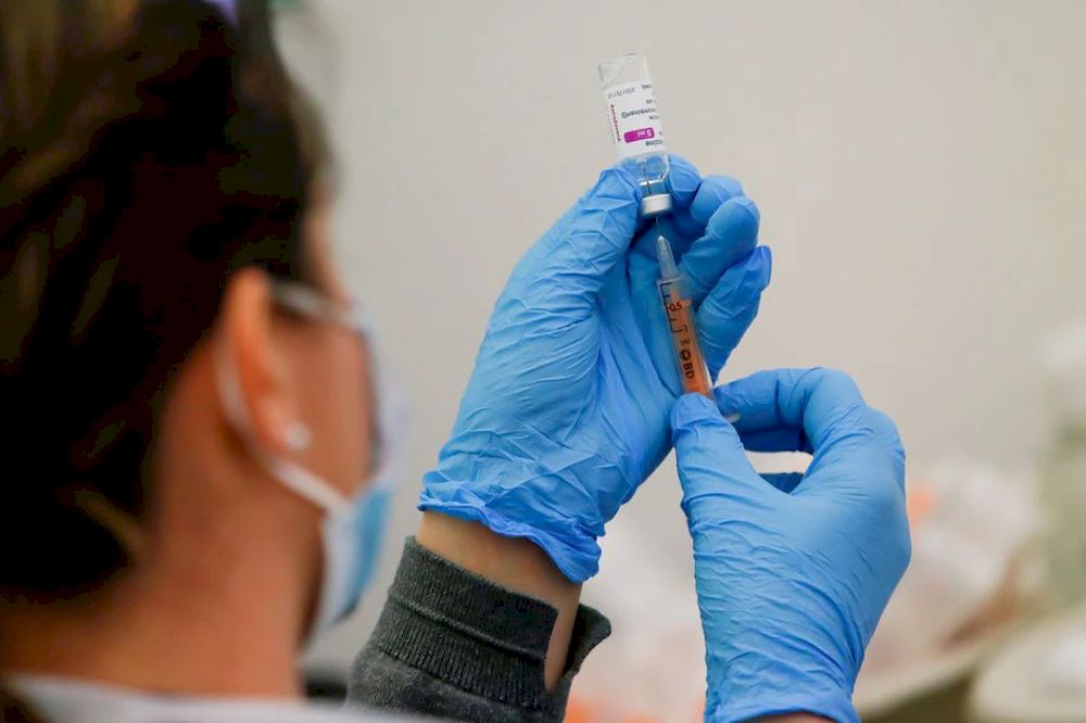 A dose of the AstraZeneca Covid-19 vaccine is prepared in a vaccination centre at Newmarket Racecourse, amid the coronavirus disease outbreak in Newmarket, Britain March 26, 2021. u00e2u20acu201d Reuters pic