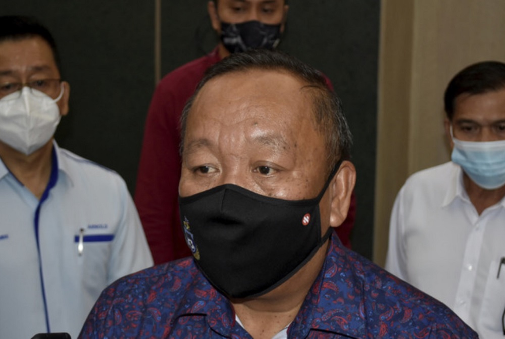 Datuk Jafry Ariffin speaks to the media during a press conference in Tawau February 26, 2021. u00e2u20acu201d Bernama pic