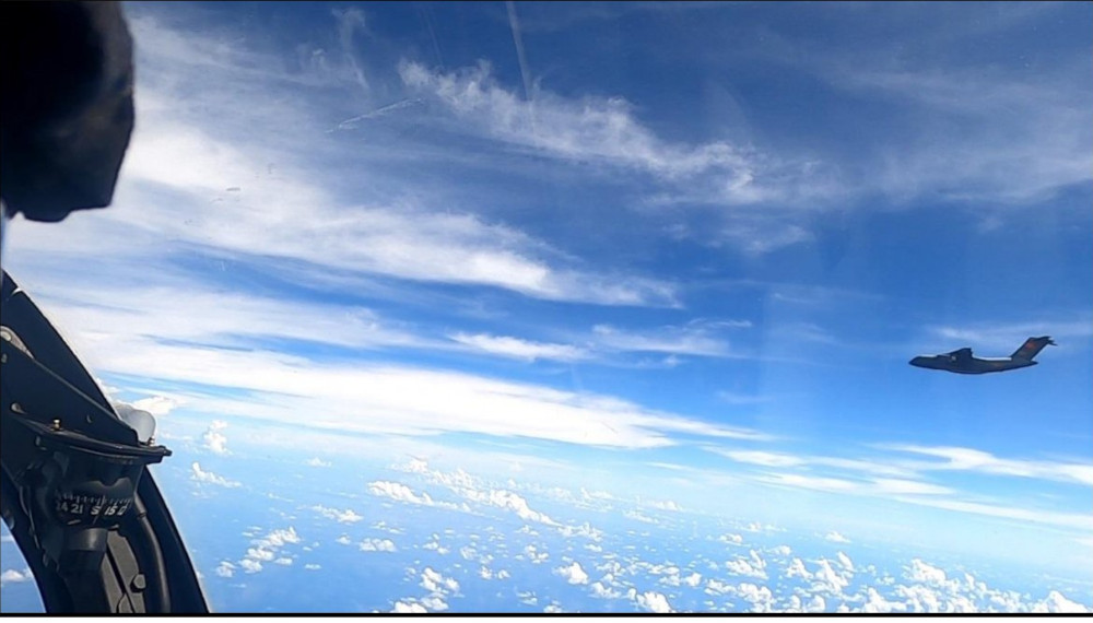 RMAF said the planes flew within 60 nautical miles off the coast of Sarawak, and had not contacted regional air traffic controllers despite being instructed several times. u00e2u20acu201d Picture from Twitter/tudm_rasmi