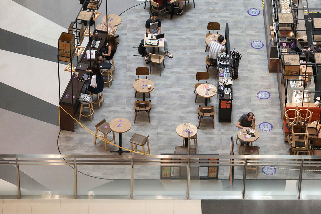 The Governmentu00e2u20acu2122s Covid-19 task force said that groups of more than two persons who are not from the same household will be barred from dining in at food-and-beverage establishments, even if they are split across tables. u00e2u20acu201d TODAY pic