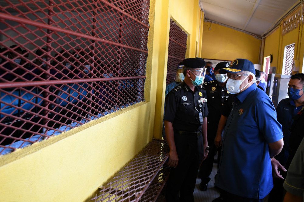 Home Minister Datuk Seri Hamzah Zainudin checking the compliance with standard operating procedures of phase one of the movement control under the National Recovery Plan at Marang Prison in Terengganu, June 29, 2021. u00e2u20acu201d Bernama pic 