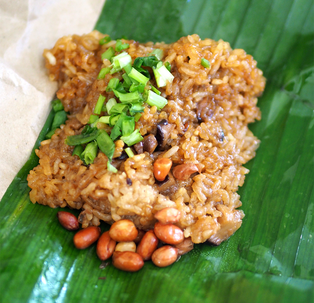 Don't miss out on the excellent glutinous rice here that is soft and tasty.