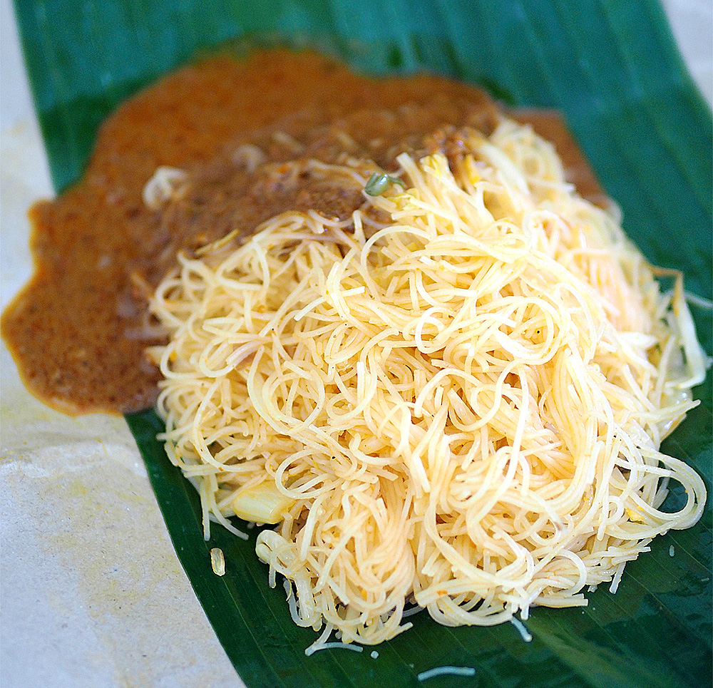 Even the simple 'mee siam' is satisfying with a side of curry.