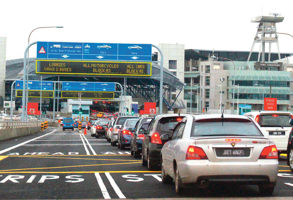 A view of the Tuas Checkpoint (pictured). Kelvin Seo Wen Quan received information on which lane to take to avoid detailed checks from customs officers. u00e2u20acu2022 TODAY file pic
