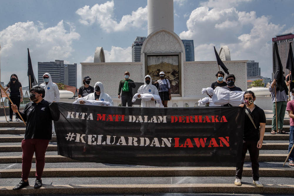 ​Dissenting opinions are vital to discourse and dogmatism is poison to new ideas even when it comes to those who criticise the government.— Picture by Firdaus Latif