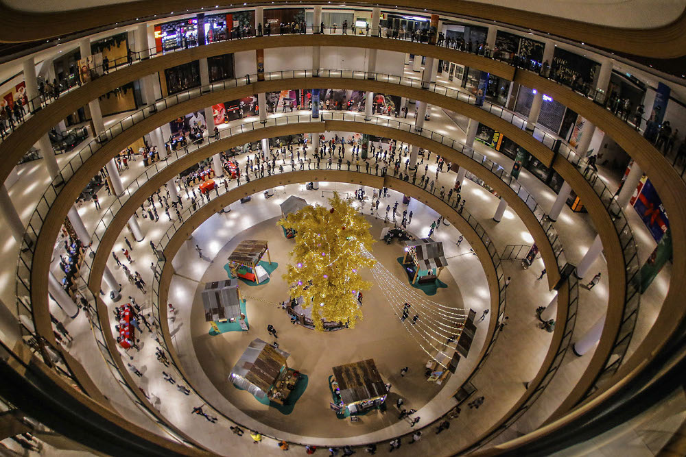 People are seen queuing up at the Tropicana Gardens Mall Covid-19 Vaccination Centre (PPV) to get vaccinated August 1, 2021. u00e2u20acu201d Picture by Hari Anggara 