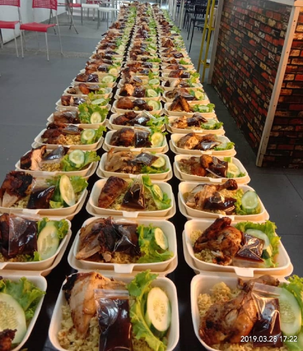 Lunch meals prepared by Muhamad Farid in the factory where he worked. ― Picture courtesy of Muhamad Farid Ahmad