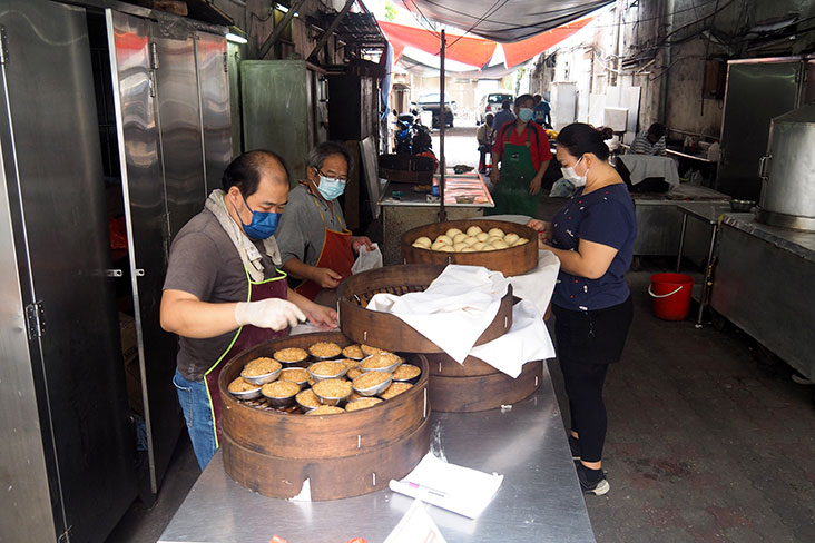 Look for this handmade 'pau' stall at a side alley just off Jalan Sultan