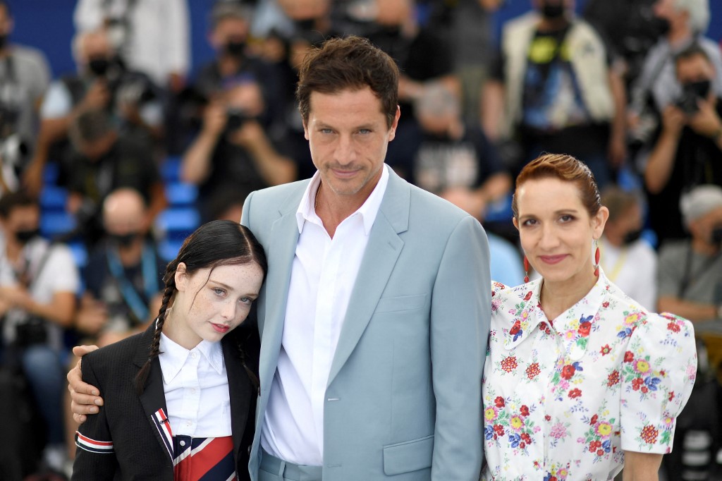 (From left) US actress Suzanna Son, US actor Simon Rex and US actress Bree Elrod pose during a photocall for the film u00e2u20acu02dcRed Rocketu00e2u20acu2122 at the 74th edition of the Cannes Film Festival in Cannes, France, on July 15, 2021. u00e2u20acu201d AFP pic