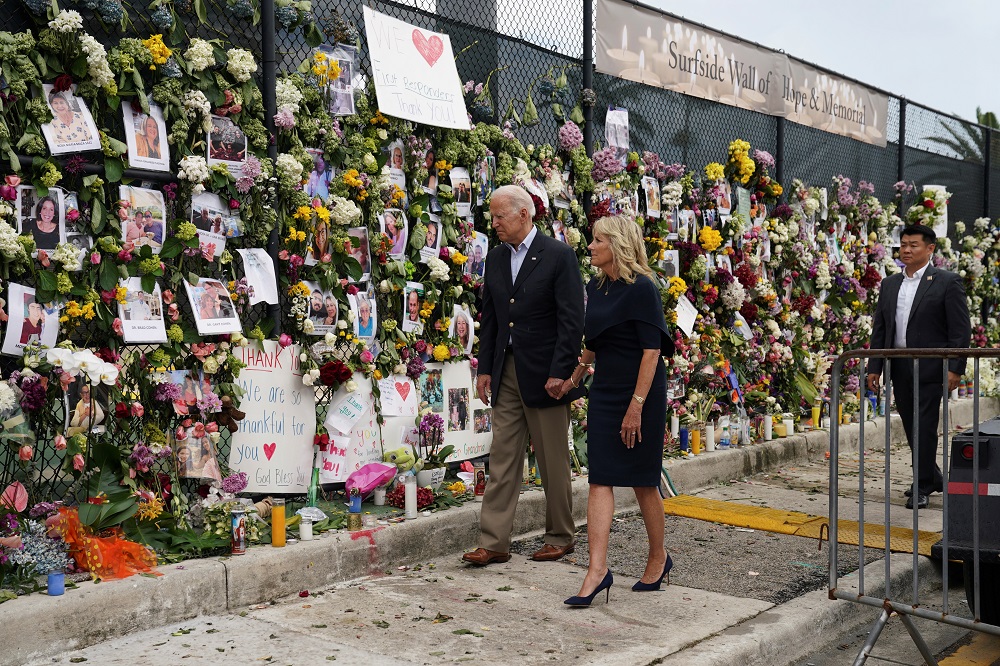 US President Joe Biden and first lady Jill Biden visit a memorial put in place for the victims of the building collapse in Surfside, in Tent city area, Surfside, Florida July 1, 2021. u00e2u20acu2022 Reuters pic