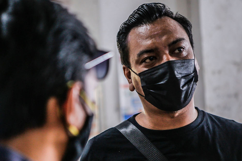 IT executive Mohd Izhar, 33, speaks to Malay Mail during an interview at UTC Sentul July 2, 2020. — Picture by Hari Anggara