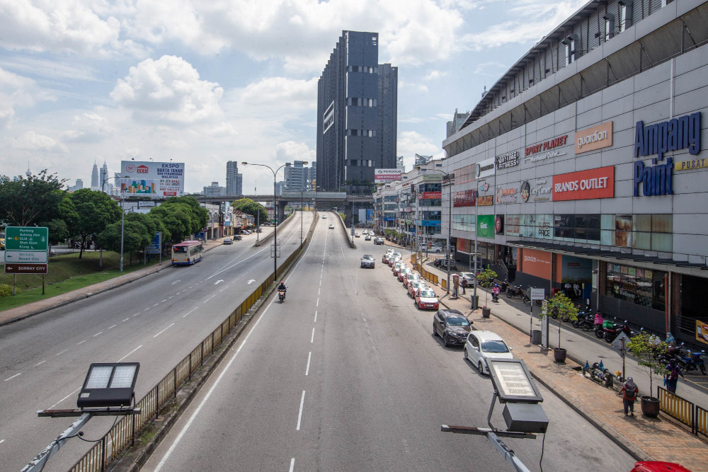 View From Ampang: Jalan Ampang lies between the borders of Selangor and Kuala Lumpur, July 2, 2021. — Picture by Firdaus Latif