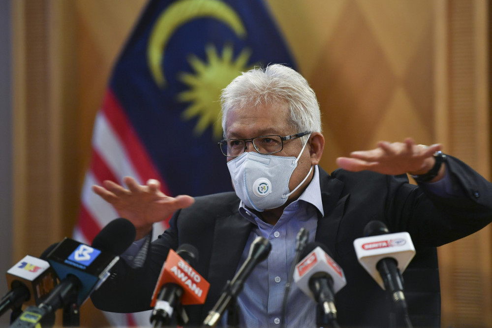 Home Minister Datuk Seri Hamzah Zainudin at a press conference after chairing the Covid-19 Movement Control Order SOP Compliance and Enforcement Coordination Committee meeting in Putrajaya, July 1, 2021. u00e2u20acu201d Bernama pic 