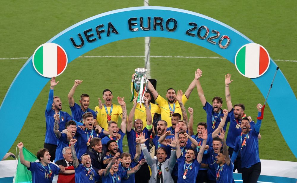 Italy celebrate with the trophy after winning Euro 2020 at Wembley, London July 11, 2021. u00e2u20acu201d Reuters pic
