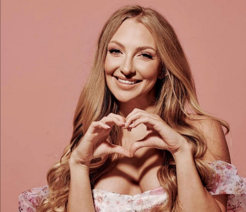 Polish influencer Marta Rentel sold her love online for RM1.058 million as an NFT (non-fungible token). u00e2u20acu2022 Picture via Instagram/martirenti