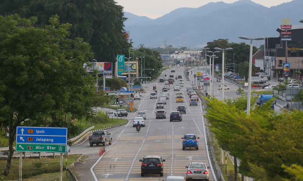 Traffic around Ipoh town has seen a slight increase as compared to the past few weeks, as Perak enters Phase Two of the National Recovery Plan, July 7, 2021. u00e2u20acu201d Picture by Farhan Najib