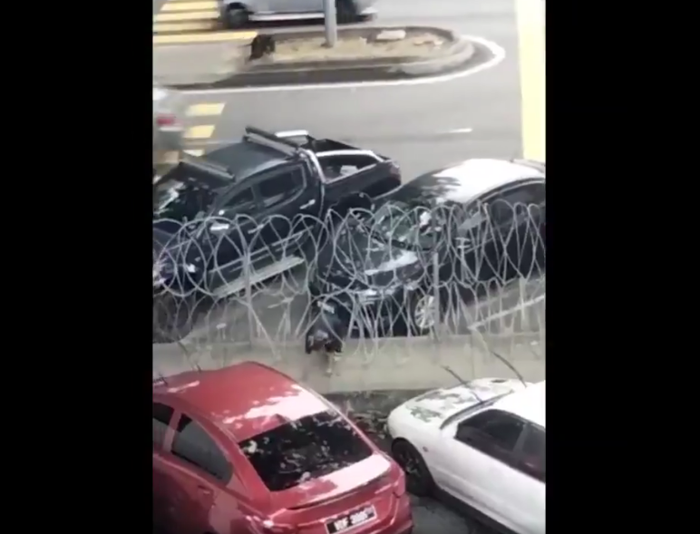 A woman is suspected of sneaking into the enhanced movement control order (EMCO) area at the People's Housing Project near Taman Bukit Angkasa in Pantai Dalam. u00e2u20acu2022 Screengrab via Facebook/Anuar Rani