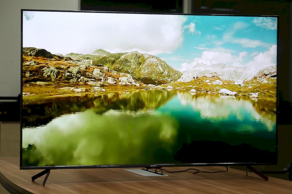 The Q-Series is upgraded with a breakthrough Quantum Color backlight that gives the TV even brighter, more vibrant, richer colours than others.