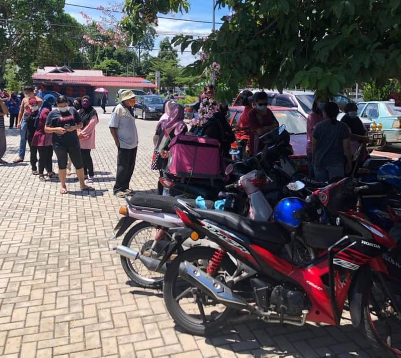 Syed Saddiq said that usually more than 150 families come to his office daily, but over the past two days, the number has risen sharply. — Picture via Facebook