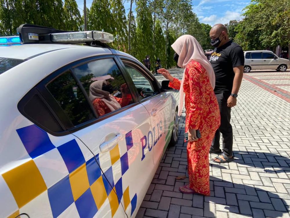 Syed Saddiq announced that the police had instructed him to close his Muar parliamentary constituency office from today. u00e2u20acu201d Picture via Facebook