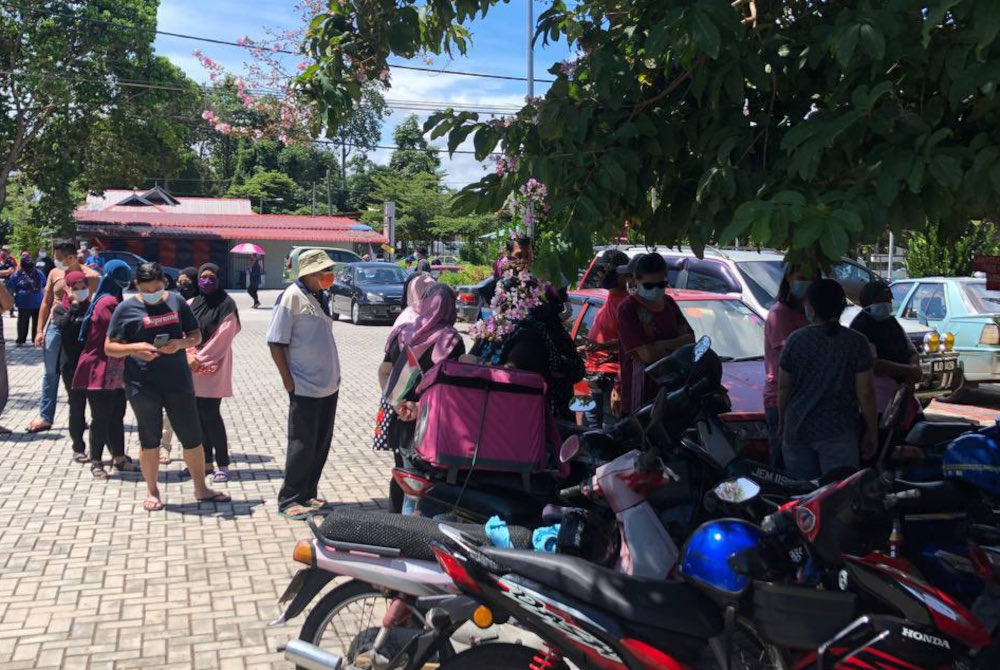 According to Johor police chief Datuk Ayob Khan Mydin Pitchay, the directive was made because health officials saw the programme was attended by more than 100 people and did not comply with the SOP during this Covid-19 pandemic period. — Picture from Twitter/SyedSaddiq