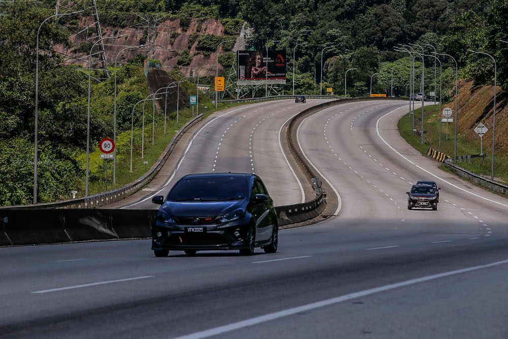 General view of the East Coast Expressway (LPT) heading to the Bentong Toll Road ahead of the Hari Raya Aidiladha celebration July 19, 2020. u00e2u20acu201d Picture by Hari Anggara