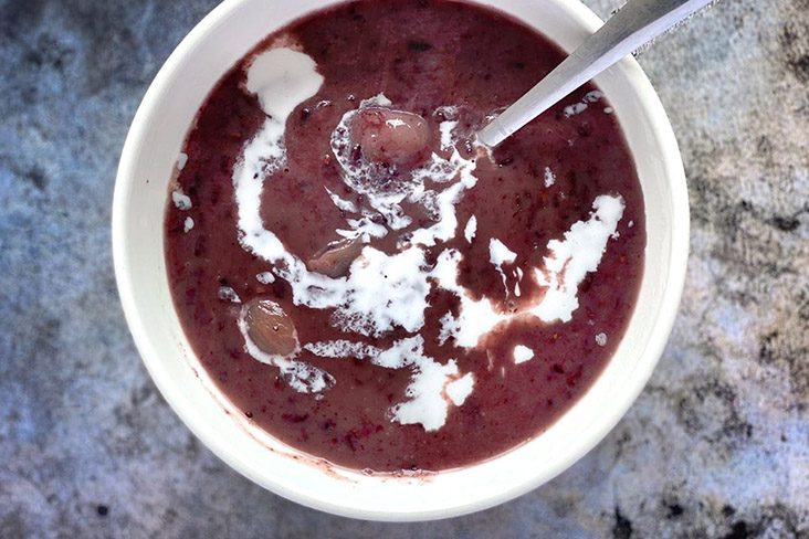 The startling contrast of black glutinous rice and white coconut cream is beautiful.
