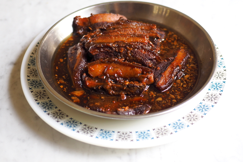If you're looking for a quick meal, try this 'kaw yoke' dish with tender pork belly slices all the way from BP Ocean Restaurant. u00e2u20acu201d Picture by Lee Khang Yi