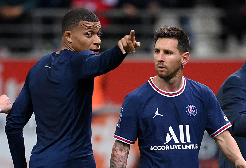Kylian Mbappe talks to Lionel Messi at the end of the French L1 football match between Stade de Reims and Paris Saint-Germain at Auguste Delaune Stadium in Reims, August 29, 2021. u00e2u20acu201d AFP picnn