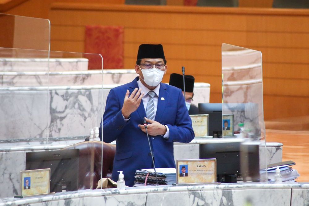 Datuk Mohd Izhar Ahmad said the stateu00e2u20acu2122s Strategic Human Capital Unit has drawn up a plan as well as proactive action to address the issue of unemployment. u00e2u20acu201d Picture courtesy of the Johor MBu00e2u20acu2122s Office