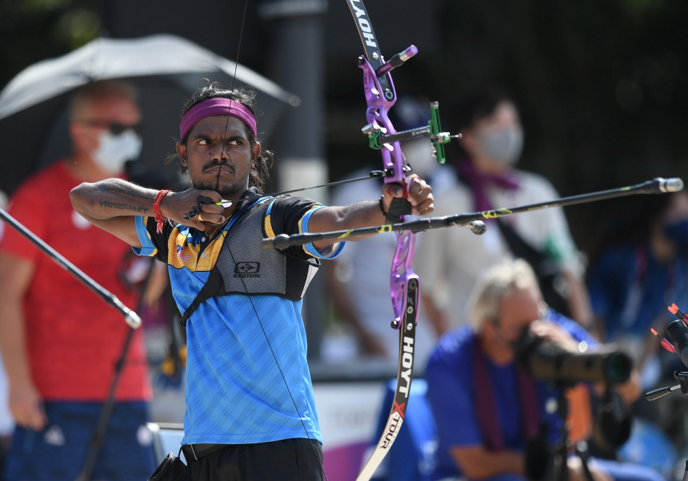National para archery athlete Suresh Selvathamby fires an archer in the Recurve event at the 2020 Tokyo Paralympics Games in Yumenoshima Park Archery Course, August 27, 2021. u00e2u20acu201d Bernama picnn