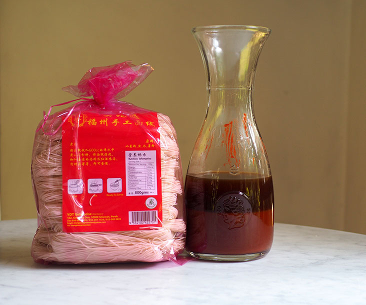 You can select either the head or tail for the 'mee sua' noodles and cook it with brewed rice wine 