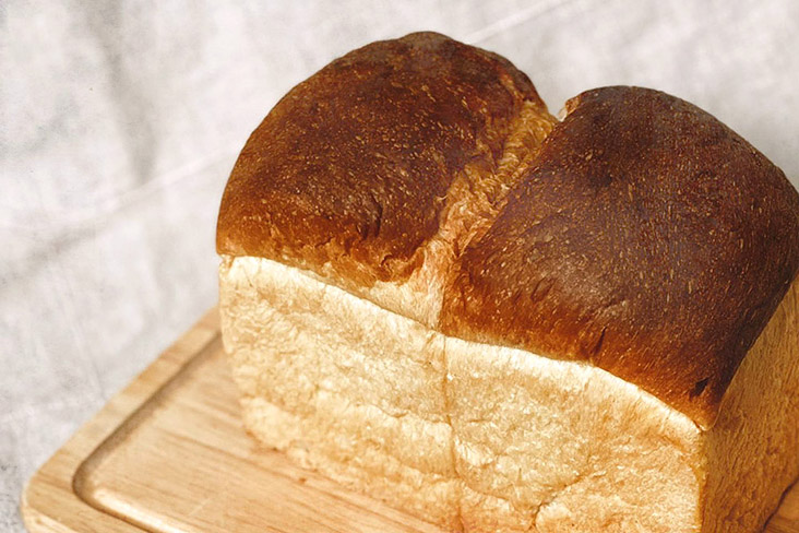 Yes, you can enjoy sourdough Hainanese bread!