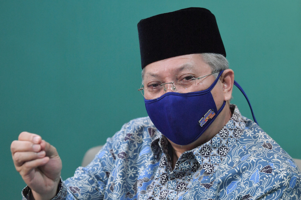 Federal Territories Minister Tan Sri Annuar Musa speaking during Bernama TVu00e2u20acu2122s Ruang Bicara programme, August 4, 2021. u00e2u20acu2022 Bernama pic 