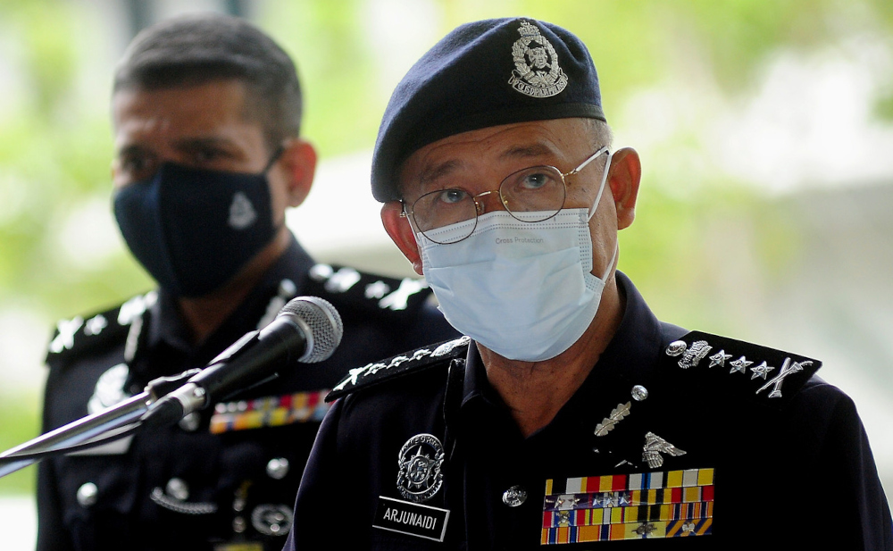 Selangor police chief Datuk Arjunaidi Mohamed speaks to the media at the Selangor contingent police headquarters, August 16, 2021. u00e2u20acu201d Bernama pic 