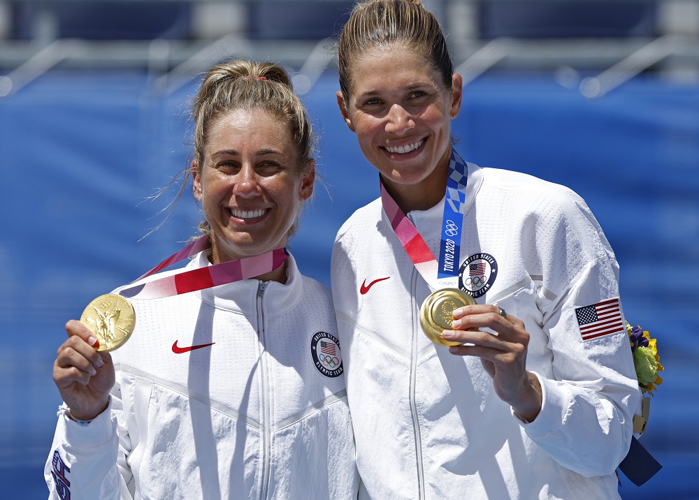 April Ross and Alix Klineman of the United States pose with their gold medals after winning the women's beach volleyball event August 6, 2021. u00e2u20acu2022 Reuters pic