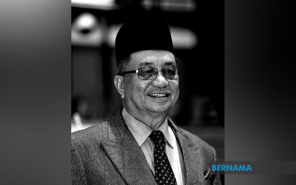 Former Sabah deputy chief minister Datuk Seri Lajim Ukin succumbed to the Covid-19 infection at the KPJ Sabah Specialist Hospital August 29, 2021. u00e2u20acu201d Picture via Twitter/Bernama 