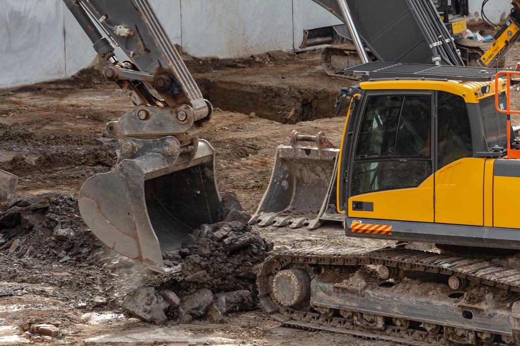 Nanthakumaran Lokanathan tried to sell an excavator worth about S$31,000 for S$5,000 to S$6,000. u00e2u20acu2022 Unsplash pic