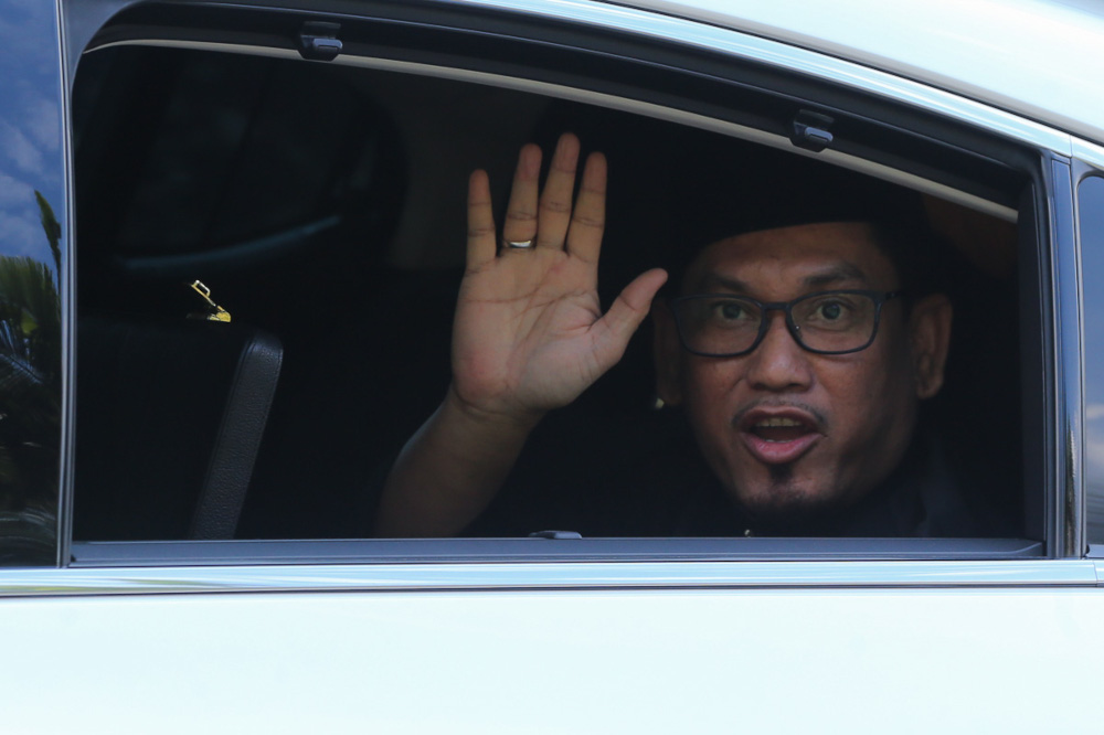 Youth and Sports Minister Datuk Seri Ahmad Faizal Azumu waves as he leaves Istana Negara after taking his oath of office in Kuala Lumpur, August 30, 2021. u00e2u20acu201d Picture by Yusof Mat Isa