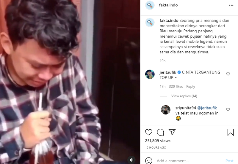 The people around him offered him a drink and told him to calm himself down. ― Picture via Instagram/fakta.indo