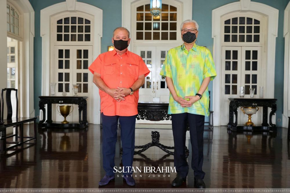 Deputy Prime Minister Datuk Seri Ismail Sabri Yaakob (right) met with Sultan Ibrahim Iskandar at Istana Pasir Pelangi today. u00e2u20acu201d Picture via Facebook