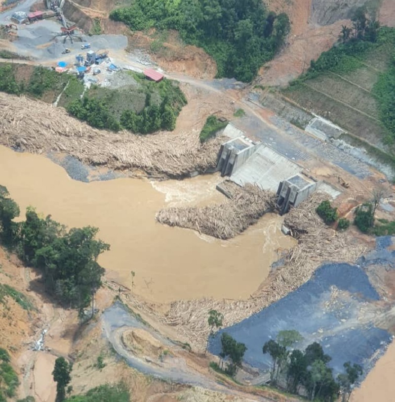 An aerial view of the wood debris along the Batang Baleh near the dam site. u00e2u20acu201d Borneo Post Online pic