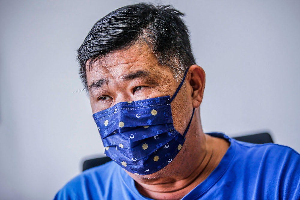 Social activist Kuan Chee Heng, popularly known as Uncle Kentang hopes Malaysians remain united to end the Covid-19 war. — Picture by Hari Anggara