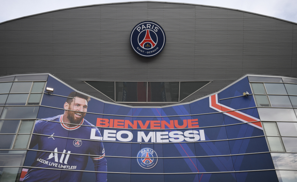 This picture shows a large banner reading u00e2u20acu02dcWelcome Leo Messiu00e2u20acu2122 on a wall of the French football club Paris Saint-Germainu00e2u20acu2122s (PSG) Parc des Princes stadium in Paris, August 11, 2021. u00e2u20acu201d AFP picnn